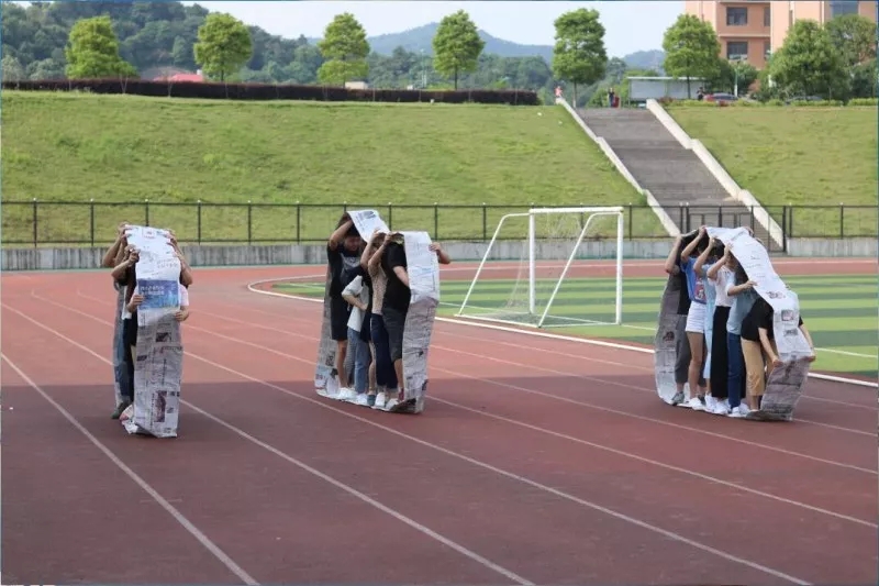 九游体育网页登陆-包含赛场背后：车手的日常训练与心理调节的词条