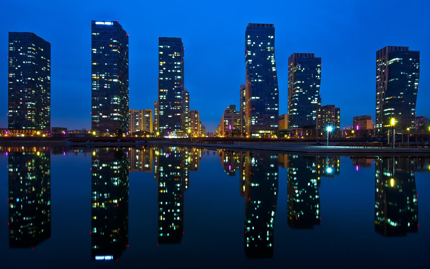 莱比锡客场2-0战胜弗赖堡，积分榜上升，莱比锡最新转会