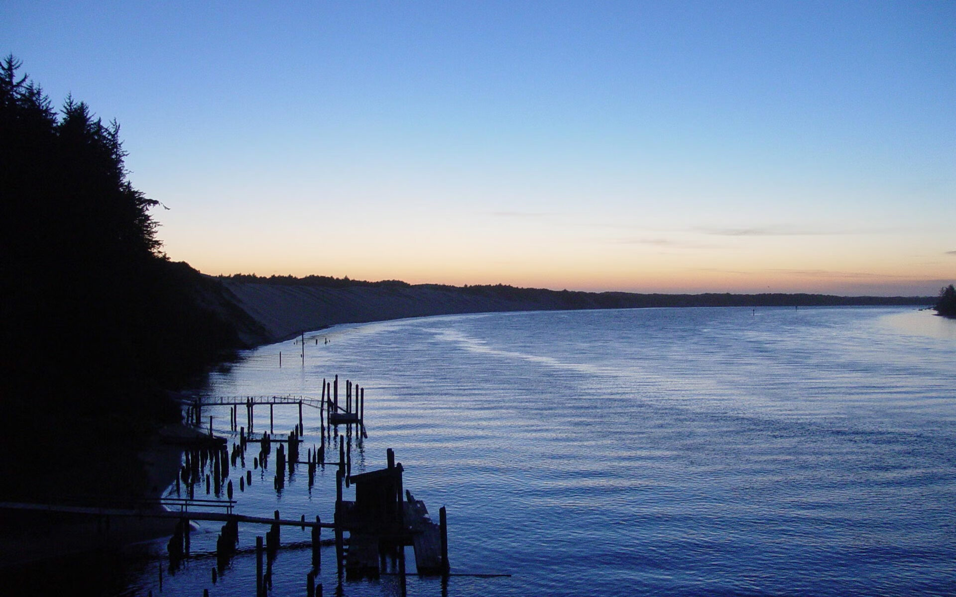九游体育下载-国际热身赛中国女足惨败 球迷建议加强防守训练，国足女比赛